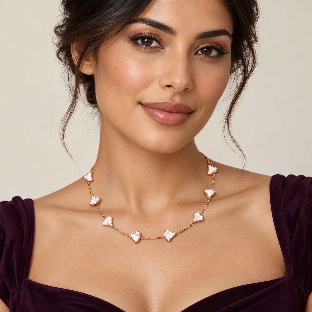 White Mother-of-Pearl Fan Motif Necklace - view 2